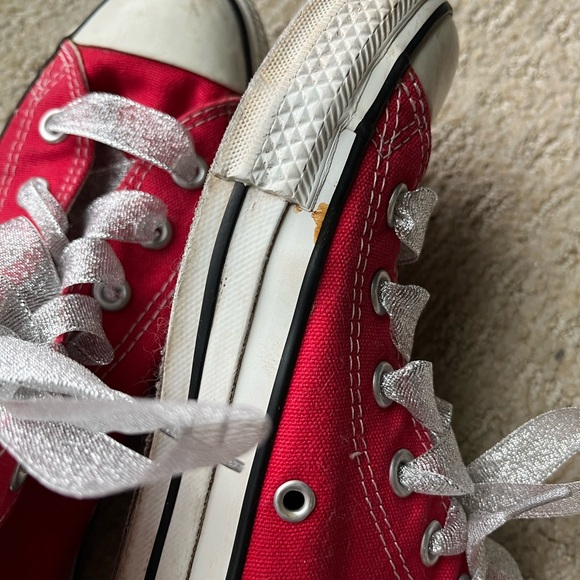 Festive hi top red converse - Picture 5 of 6